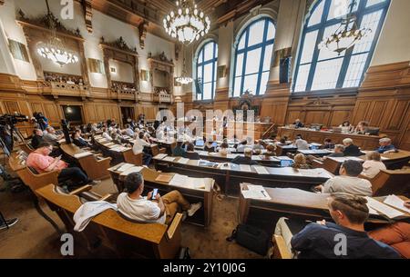 Hambourg, Allemagne. 04th Sep, 2024. Les membres du Parlement de Hambourg se réunissent au Bürgerschaftssaal. Crédit : Markus Scholz/dpa/Alamy Live News Banque D'Images