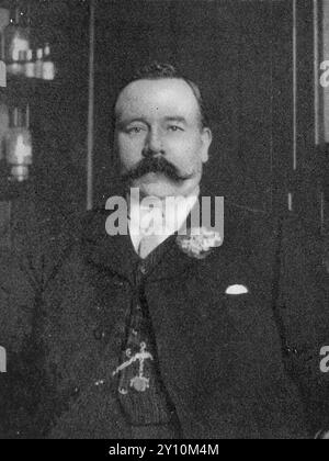 M. A. Baker, directeur du dépôt Northampton, C.W.S. (Co-operative Wholesale Society). Tiré d'une série de photographies célébrant le jubilé de la Northampton Co-operative Society Ltd, (1870-1920). La Co-operative Society était une coopérative britannique de consommateurs et est connue aujourd'hui sous le nom de Co-operative Group Ltd. Aux XIXe et XXe siècles, les coopératives étaient exploitées sur une base régionale. Banque D'Images