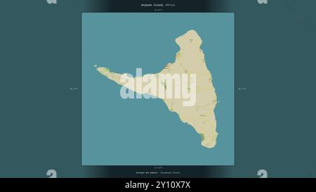 L’île d’Anjouan dans le canal du Mozambique, appartenant aux Comores, décrite et mise en évidence sur une carte topographique de style humanitaire OSM Banque D'Images