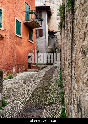 Impressions à Malcesine, ruelle, passage Banque D'Images