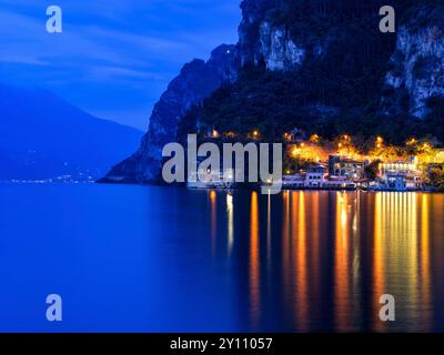 Soirée à Riva del Garda Banque D'Images