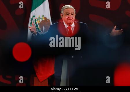 Mexico, Mexique. 04th Sep, 2024. Le président mexicain Andres Manuel Lopez Obrador, parle de l'approbation de la réforme du système judiciaire ainsi que de la minimisation de la chute du peso par rapport au dollar, lors de la conférence d'information au Palais National. (Crédit image : © Carlos Santiago/eyepix via ZUMA Press Wire) USAGE ÉDITORIAL SEULEMENT! Non destiné à UN USAGE commercial ! Crédit : ZUMA Press, Inc/Alamy Live News Banque D'Images