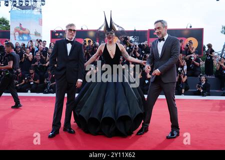 Venezia, Italie. 04th Sep, 2024. Joaquin Phoenix, Lady Gaga et le réalisateur Todd Phillips assistent au tapis rouge "Joker : folie A deux" au 81e Festival international du film de Venise le 4 septembre 2024 à Venise, Italie. (Photo de Gian Mattia D'Alberto/LaPresse) crédit : LaPresse/Alamy Live News Banque D'Images