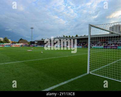 Borenhamwood, Londres, Royaume-Uni. 4 septembre 2024. Meadow Park Stadium avant le match de l'UEFA Champions League Round 1 entre Arsenal et Rangers le mercredi 4 septembre 2024 au Meadow Park Stadium, Borenhamwood, Londres, Angleterre. (Claire Jeffrey/SPP) crédit : photo de presse SPP Sport. /Alamy Live News Banque D'Images