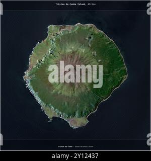 Île de Tristan da Cunha dans l'Atlantique Sud, appartenant à Sainte-Hélène, Ascension et Tristan da Cunha, recadrée au carré sur une image satellite Banque D'Images