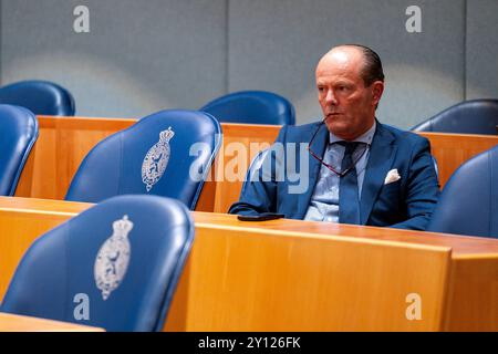 2024-09-03 Néerlandais Tweede Kamer débat plénier DEN HAAG, PAYS-BAS - 3 SEPTEMBRE : Folkert Thiadens PVV lors du débat plénier à la Tweede Kamer le 3 septembre 2024 à Den Haag, pays-Bas Den Haag Tweede Kamer pays-Bas contenu non disponible pour redistribution aux pays-Bas directement ou indirectement par des tiers. Droit d'auteur : xJohnxBeckmannx Banque D'Images