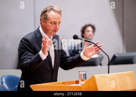 2024-09-03 Néerlandais Tweede Kamer débat plénier DEN HAAG, PAYS-BAS - 3 SEPTEMBRE : le ministre Barry Madlener lors du débat plénier au Tweede Kamer le 3 septembre 2024 à Den Haag, pays-Bas Den Haag Tweede Kamer pays-Bas contenu non disponible pour redistribution aux pays-Bas directement ou indirectement par des tiers. Droit d'auteur : xJohnxBeckmannx Banque D'Images