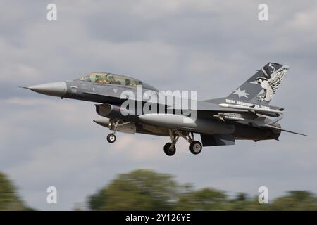 Le F-16 Fighting Falcon de la Royal Jordanian Airforce arrive au Royal International Air Tattoo 2024. Banque D'Images