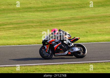 SUPER VÉLOS BRITANNIQUES @ CADWELL PARK 2024 Banque D'Images