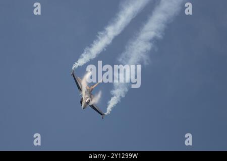 Le F-16 Fighting Falcon Solo Turk au Royal International Air Tattoo 2024. Banque D'Images