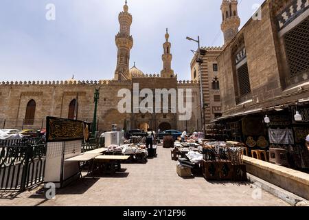 Mosquée Al-Azhar, Azhar, porte et minarets, zone islamique dans le vieux Caire, le Caire, Egypte, Afrique du Nord, Afrique Banque D'Images