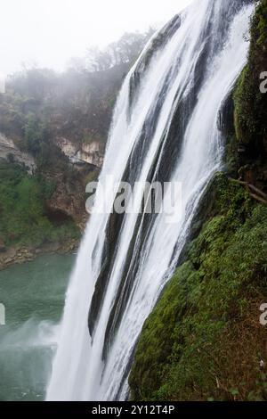 ANSHUN, CHINE - 19 MARS 2017 - (FILE) la cascade de Huangguoshu est vue dans la ville d'Anshun, province du Guizhou, Chine, 19 mars 2017. Banque D'Images