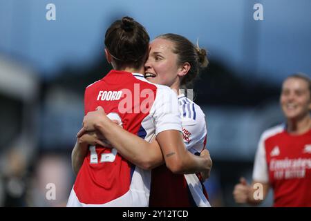 Borehamwood, Royaume-Uni. 04th Sep, 2024. Caitlin Foord d'Arsenal Women célèbre son premier but lors du match de l'UEFA Women's Champions League Round 1 entre Arsenal Women et Rangers Women à Meadow Park, Borehamwood, Angleterre, le 4 septembre 2024. Photo de Joshua Smith. Utilisation éditoriale uniquement, licence requise pour une utilisation commerciale. Aucune utilisation dans les Paris, les jeux ou les publications d'un club/ligue/joueur. Crédit : UK Sports pics Ltd/Alamy Live News Banque D'Images