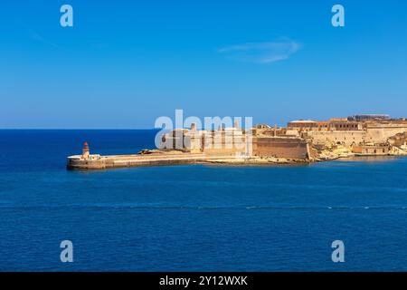 Entrée Grand Harbour et Fort St quelque chose à Malte. Ricasoli East Breakwater à Malte Banque D'Images