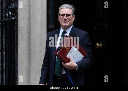 Londres, Royaume-Uni. 04th Sep, 2024. Le premier ministre Keir Starmer quitte le 10 Downing Street pour se rendre au Parlement pour répondre aux questions du premier ministre à Londres. Crédit : SOPA images Limited/Alamy Live News Banque D'Images