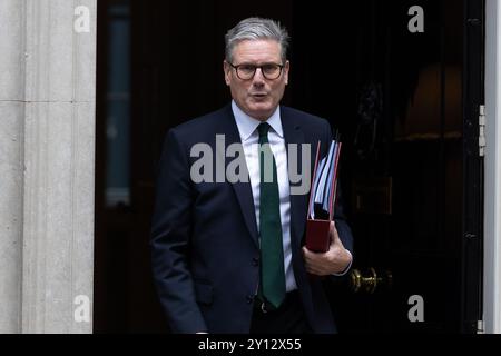 Londres, Royaume-Uni. 04th Sep, 2024. Le premier ministre Keir Starmer quitte le 10 Downing Street pour se rendre au Parlement pour répondre aux questions du premier ministre à Londres. (Photo de Tejas Sandhu/SOPA images/Sipa USA) crédit : Sipa USA/Alamy Live News Banque D'Images