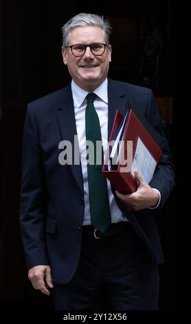 Londres, Royaume-Uni. 04th Sep, 2024. Le premier ministre Keir Starmer quitte le 10 Downing Street pour se rendre au Parlement pour répondre aux questions du premier ministre à Londres. (Photo de Tejas Sandhu/SOPA images/Sipa USA) crédit : Sipa USA/Alamy Live News Banque D'Images