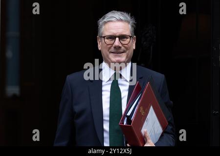 Londres, Royaume-Uni. 04th Sep, 2024. Le premier ministre Keir Starmer quitte le 10 Downing Street pour se rendre au Parlement pour répondre aux questions du premier ministre à Londres. (Photo de Tejas Sandhu/SOPA images/Sipa USA) crédit : Sipa USA/Alamy Live News Banque D'Images