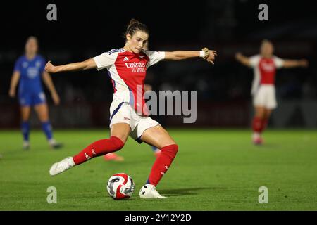 Borehamwood, Royaume-Uni. 04th Sep, 2024. Emily Fox d'Arsenal Women tire au but lors du match de l'UEFA Women's Champions League Round 1 entre Arsenal Women et Rangers Women à Meadow Park, Borehamwood, Angleterre, le 4 septembre 2024. Photo de Joshua Smith. Utilisation éditoriale uniquement, licence requise pour une utilisation commerciale. Aucune utilisation dans les Paris, les jeux ou les publications d'un club/ligue/joueur. Crédit : UK Sports pics Ltd/Alamy Live News Banque D'Images