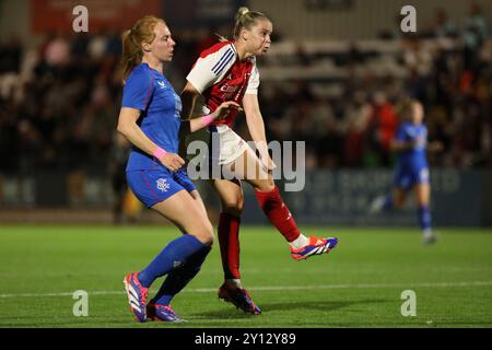 Borehamwood, Royaume-Uni. 04th Sep, 2024. Alessia Russo, d'Arsenal Women, marque le troisième but lors du match de l'UEFA Women's Champions League Round 1 entre Arsenal Women et Rangers Women à Meadow Park, Borehamwood, Angleterre, le 4 septembre 2024. Photo de Joshua Smith. Utilisation éditoriale uniquement, licence requise pour une utilisation commerciale. Aucune utilisation dans les Paris, les jeux ou les publications d'un club/ligue/joueur. Crédit : UK Sports pics Ltd/Alamy Live News Banque D'Images