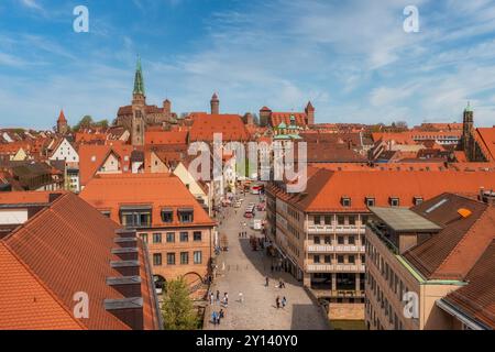 Vue panoramique sur la vieille ville de Nuremberg et le château impérial, Allemagne. Banque D'Images