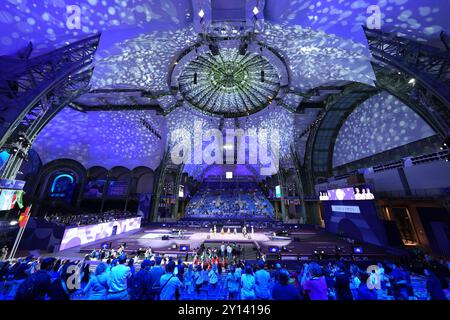 Paris, France. 4 septembre 2024. La photo prise le 4 septembre 2024 montre la cérémonie de remise du fleuret féminin catégorie A aux Jeux paralympiques de Paris 2024 à Paris, France. Crédit : Xing Guangli/Xinhua/Alamy Live News Banque D'Images