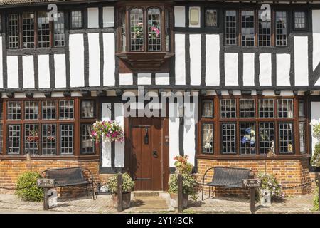 Angleterre, Kent, Chilham Village, Maison historique à colombages de style Tudor Banque D'Images