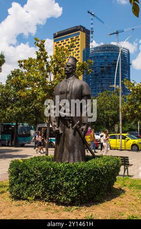 Tirana, Albanie - 30 mai 2024. Une statue du général Suleyman Pasha Bargjini sur la place Sheshi Sulejman Pasha dans le centre de Tirana, Banque D'Images