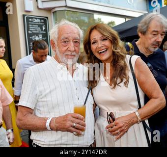 Dieter Hallervorden mit Ehefrau Christiane BEI der Jubiläumsfeier 55 Jahre Fotostudio Urbschat am Kudamm Berlin. *** Dieter Hallervorden avec son épouse Christiane lors de la célébration du 55e anniversaire du Fotostudio Urbschat à Kudamm Berlin Banque D'Images