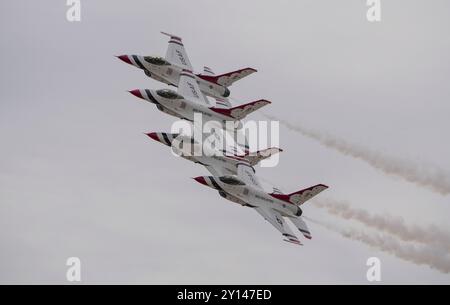 Le United States Air Force Air Demonstration Squadron 'Thunderbirds' pratique leur démonstration à la base aérienne de Nellis, Nevada, le 8 mars 2023. FO Banque D'Images