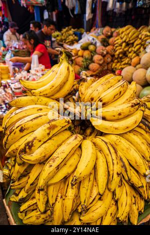 Bananes, marché traditionnel, Chichicastenango, Quiché, Guatemala, Amérique centrale. Banque D'Images