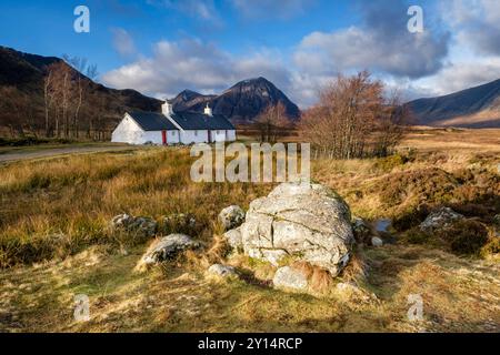 Maison typique de la vallée de Glen Coe, Lochaber Geopark,, Highlands, Ecosse, Royaume-Uni. Banque D'Images