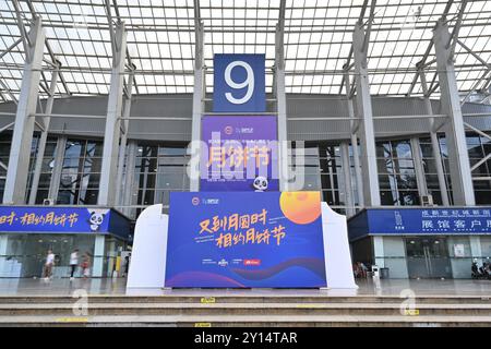 Le 24e Festival culturel de la mi-automne de la nourriture et des gâteaux de lune du Sichuan débute dans la ville de Chengdu, dans la province du Sichuan, au sud-ouest de la Chine, le 3 septembre 2024. Banque D'Images