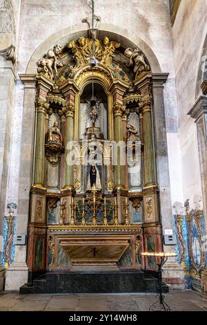 Intérieur de l'Igreja de Sao Juliao, l'église de Julian est une église du XVIIIe siècle située à Setubal au Portugal Banque D'Images