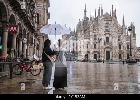Milan, Italie. 05th Sep, 2024. Maltempo in centro a Milano forti piogge nubifragioMilano - Italia - Cronaca Giovedì, 05 Settembre, 2024 (Foto di Marco Ottico/Lapresse) mauvais temps dans le centre de Milan tempête de fortes pluies Milan, Italie - Actualités jeudi, 05 septembre, 2024 (photo de Marco Ottico/Lapresse) crédit : LaPresse/Alamy Live News Banque D'Images