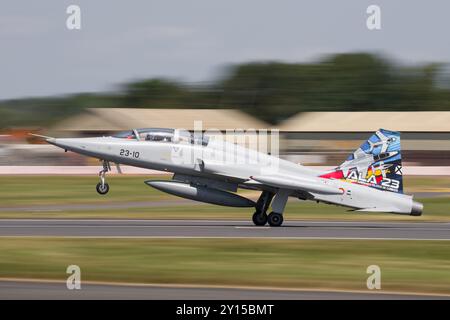 Un chasseur de liberté Northrop SF-5M de l'armée de l'air espagnole au Royal International Air Tattoo 2024. Banque D'Images
