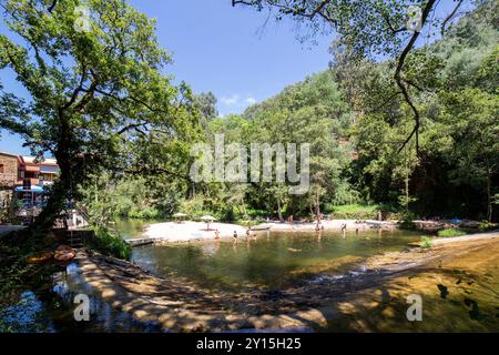 Góis Rio Ceira Praia fluvial do Pego Escuro Banque D'Images