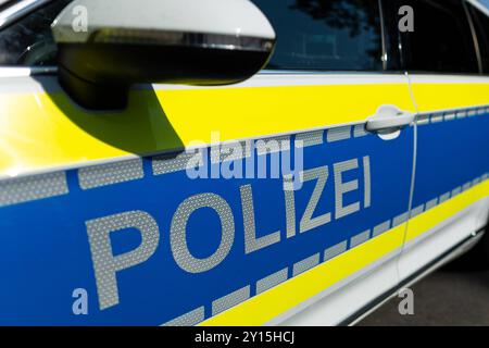 Melle, Deutschland 05. Septembre 2024 : Im Bild : Ein Einsatzfahrzeug, Streifenwagen der Polizei mit Schriftzug. Landkreis Osnabrück Niedersachsen *** Melle, Allemagne 05 septembre 2024 dans l'image un véhicule d'urgence, voiture de patrouille de police avec lettrage District de Osnabrück basse-Saxe Copyright : xFotostandx/xGelhotx Banque D'Images