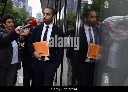 Bruxelles, Belgique. 05th Sep, 2024. Le président de CD&V Sammy Mahdi arrive pour une rencontre entre les représentants des partis politiques N-va, Vooruit et CD&V, sur la formation d’un nouveau gouvernement flamand, jeudi 05 septembre 2024 à Bruxelles. BELGA PHOTO ERIC LALMAND crédit : Belga News Agency/Alamy Live News Banque D'Images