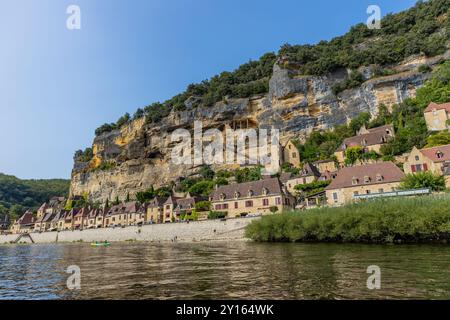 La Roc Gageac ; France : 20 août ; 2024 : village fluvial médiéval de la Roc Gageac en Dordogne Banque D'Images