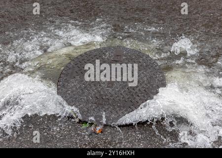 Milan, Italie. 05th Sep, 2024. Allagamento via Vittorini a causa delle forti piogge - Milano, Italia - Giovedì, 5 Settembre 2024 (foto Stefano Porta/LaPresse) inondation de via Vittorini due à de fortes pluies - Milano, Italia - Milan, Italie - jeudi, 5 settembre 2024 (photo Stefano Porta/LaPresse) crédit : LaPresse/Alamy Live News Banque D'Images