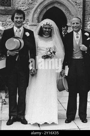 LE MARIAGE DE MARIA MARCH, LA FILLE ADOPTEE DU COMTE DE MARCH À PAUL COLLINS, 1984 PIC MIKE WALKER 1984 Banque D'Images