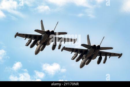 Avions de guerre électronique Boeing EA-18G Growler de la marine AMÉRICAINE du VAQ-142 en vol pendant l'exercice Air Defender 23 de l'OTAN. Hohn, Allemagne - 15 juin 2023 Banque D'Images