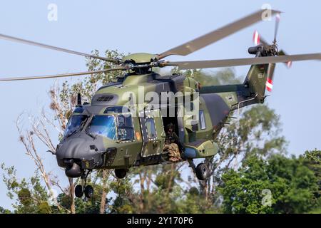 Hélicoptères NH90 de l'armée allemande au départ d'une zone d'atterrissage. Buckeburg, Allemagne - 17 juin 2023 Banque D'Images