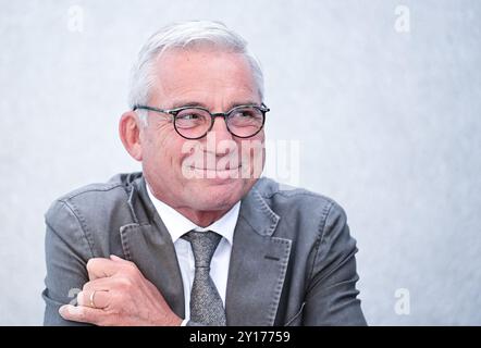 Stuttgart, Allemagne. 05th Sep, 2024. Thomas Strobl (CDU), ministre de l’intérieur du Bade-Württemberg, lors d’une interview avec des journalistes de la dpa au ministère de l’intérieur. Crédit : Bernd Weißbrod/dpa/Alamy Live News Banque D'Images