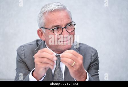 Stuttgart, Allemagne. 05th Sep, 2024. Thomas Strobl (CDU), ministre de l’intérieur du Bade-Württemberg, lors d’une interview avec des journalistes de la dpa au ministère de l’intérieur. Crédit : Bernd Weißbrod/dpa/Alamy Live News Banque D'Images