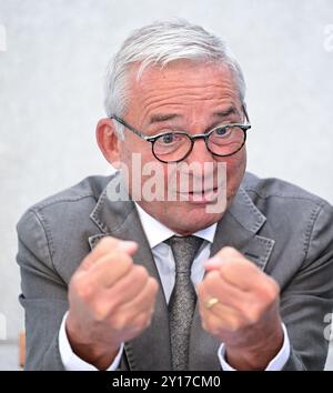 Stuttgart, Allemagne. 05th Sep, 2024. Thomas Strobl (CDU), ministre de l’intérieur du Bade-Württemberg, lors d’une interview avec des journalistes de la dpa au ministère de l’intérieur. Crédit : Bernd Weißbrod/dpa/Alamy Live News Banque D'Images