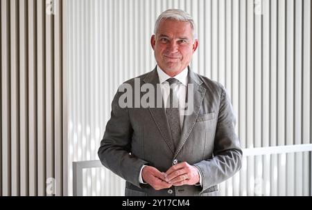 Stuttgart, Allemagne. 05th Sep, 2024. Thomas Strobl (CDU), ministre de l’intérieur du Bade-Württemberg, lors d’une interview avec des journalistes de la dpa au ministère de l’intérieur. Crédit : Bernd Weißbrod/dpa/Alamy Live News Banque D'Images