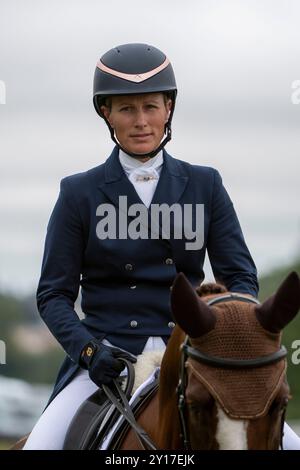 Stamford, Royaume-Uni. 5 septembre 2024. Zara Tindall Riding Class Affair représentant la Grande-Bretagne lors de la phase de dressage le jour 1 des procès du Defender Burghley Horse de 2024 qui se sont déroulés dans les terrains de Burghley House à Stamford, Lincolnshire, Angleterre, Royaume-Uni. Crédit : Jonathan Clarke/Alamy Live News Banque D'Images