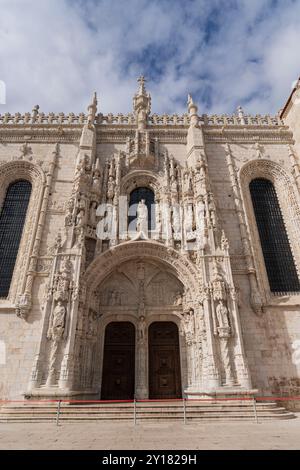 Lisbonne, le monastère Mosteiro dos Geronimos ou Jérinomos (Heironymites) près de Belem. Banque D'Images